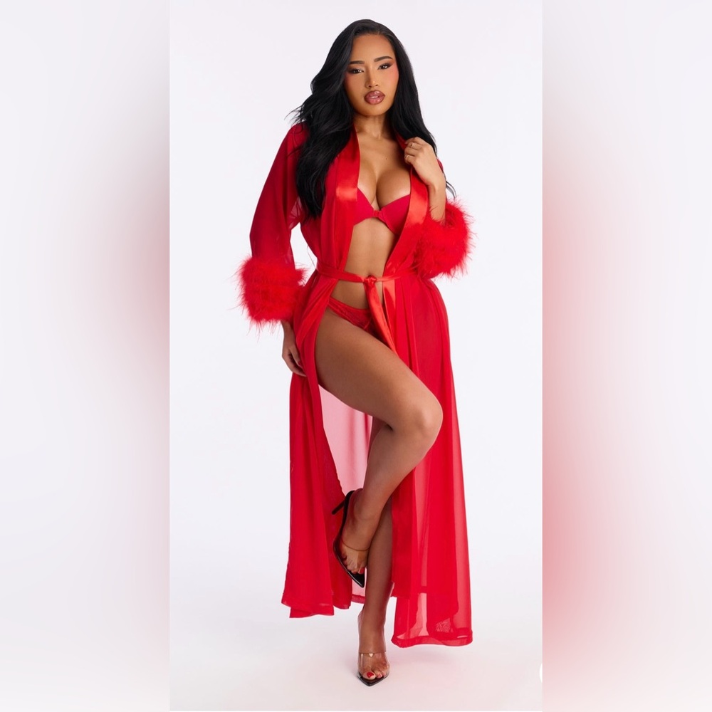 ✨❤️Fashion Nova Satin & Fur Trim Robe❤️✨